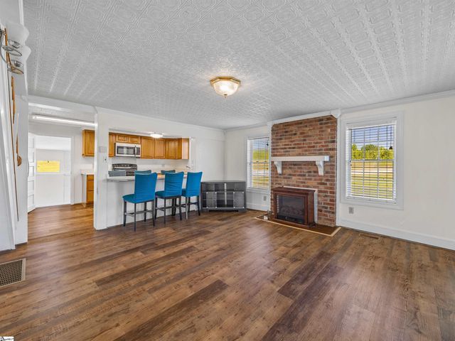 128 Orchard Drive, Moore, SC 29369