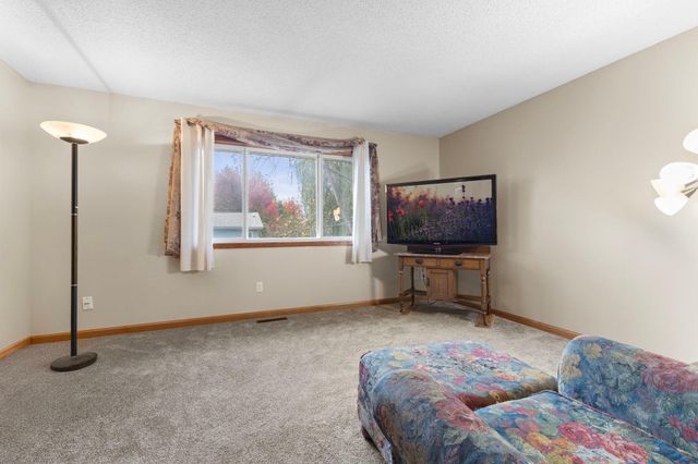 1400 4th Street NE, Buffalo, MN 55313