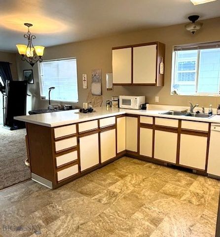 406 S 12th Street, Livingston, MT 59047