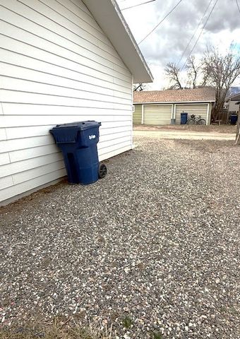 406 S 12th Street, Livingston, MT 59047