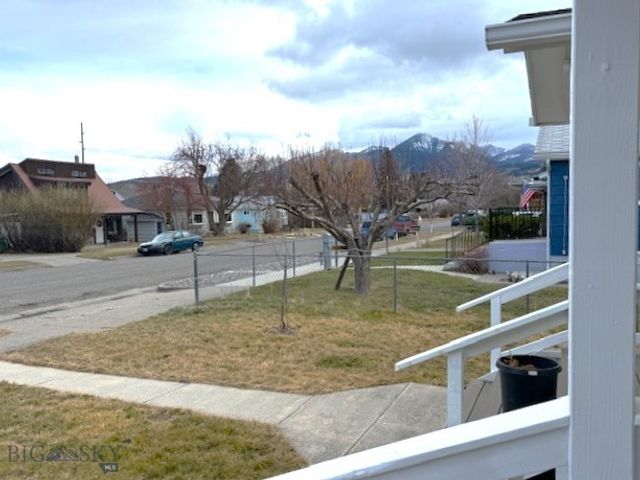 406 S 12th Street, Livingston, MT 59047