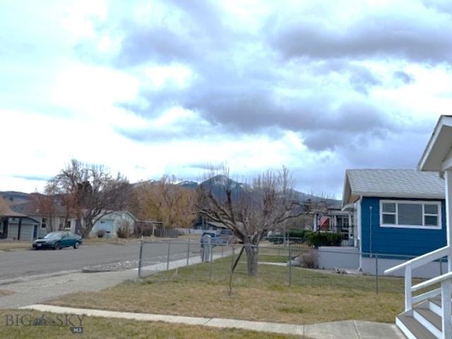 406 S 12th Street, Livingston, MT 59047
