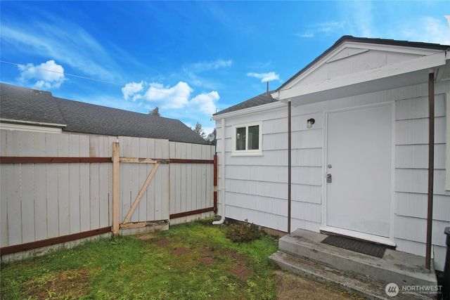 3119 Bridgeport Way W, University Place, WA 98466