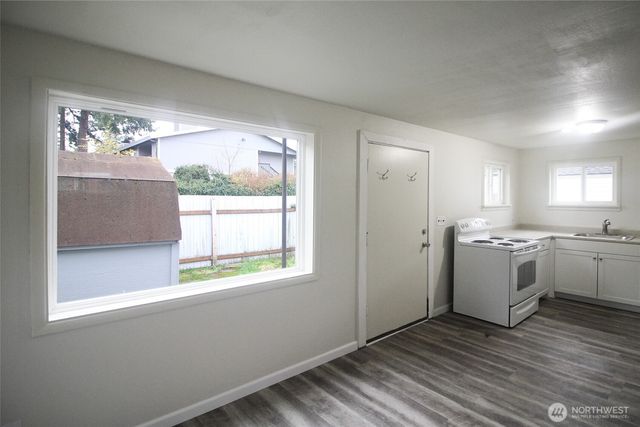 3119 Bridgeport Way W, University Place, WA 98466