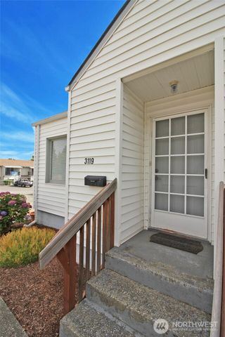 3119 Bridgeport Way W, University Place, WA 98466