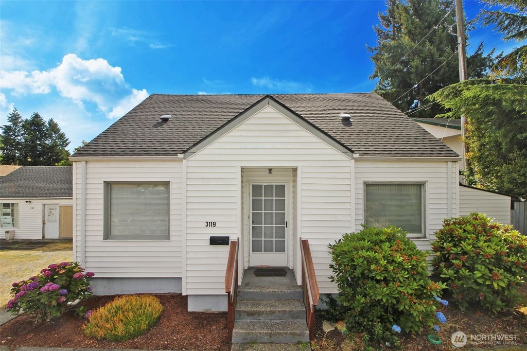 3119 Bridgeport Way W, University Place, WA 98466