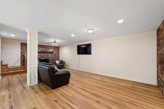 19763 Mccray Drive, Abingdon, VA 24211