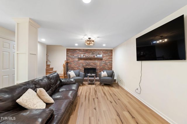 19763 Mccray Drive, Abingdon, VA 24211