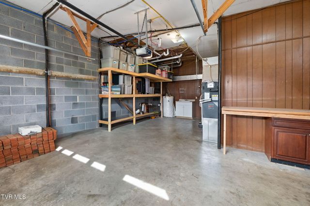19763 Mccray Drive, Abingdon, VA 24211
