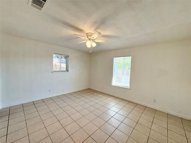 4923 Geddes Avenue, Fort Worth, TX 76107