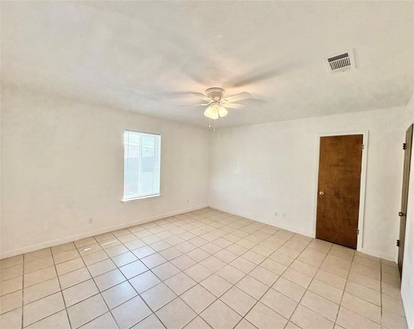 4923 Geddes Avenue, Fort Worth, TX 76107