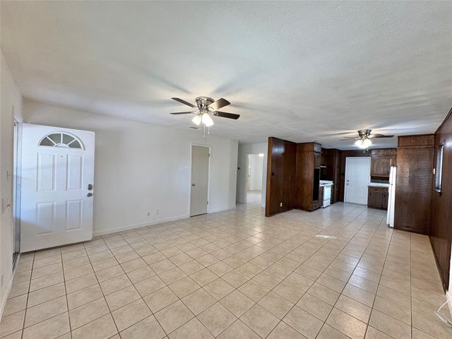 4923 Geddes Avenue, Fort Worth, TX 76107