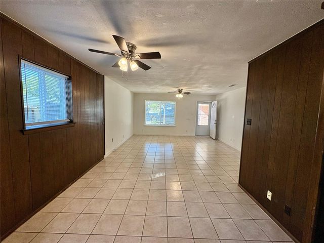 4923 Geddes Avenue, Fort Worth, TX 76107