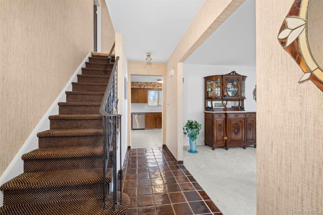 36 West Terrace Road, Great Neck, NY 11021