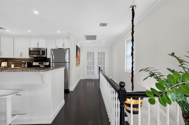 1 Koch Place, Carle Place, NY 11514