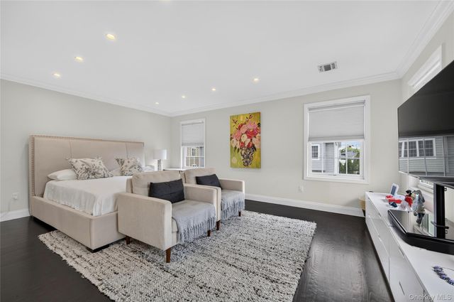 1 Koch Place, Carle Place, NY 11514
