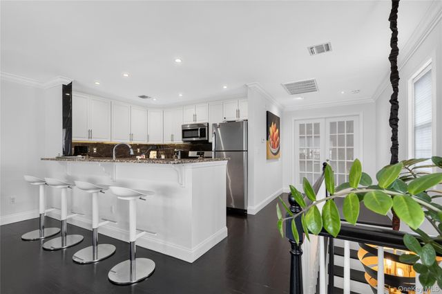 1 Koch Place, Carle Place, NY 11514