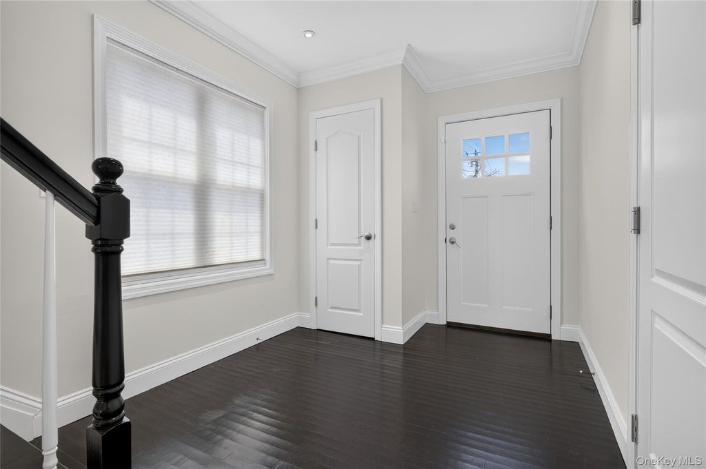 1 Koch Place, Carle Place, NY 11514 — photo 4