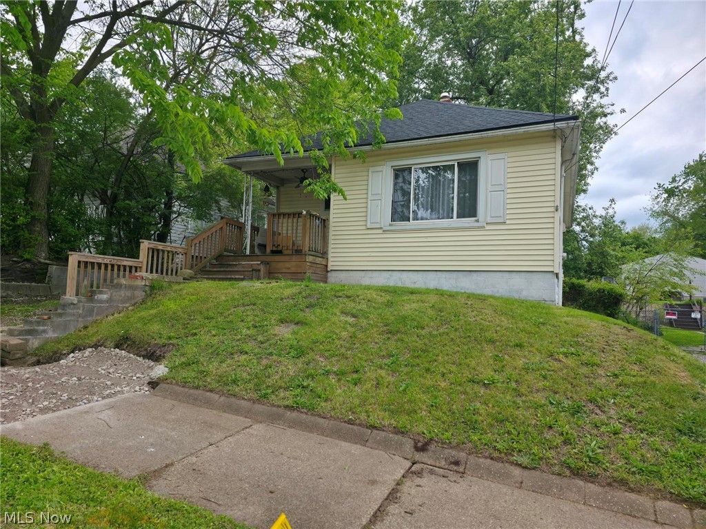 715 Gardendale Avenue, Akron, OH 44310