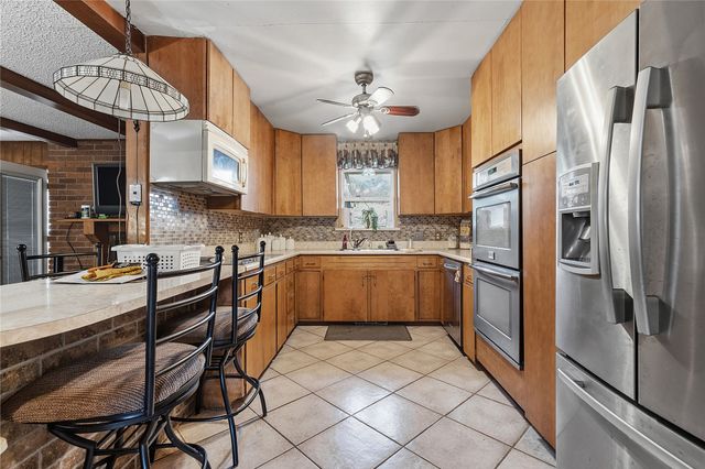 6810 W 35th Place S, Tulsa, OK 74107