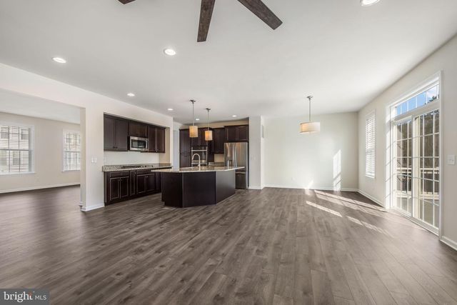 1104 NOLAN ST, Fredericksburg, VA 22401