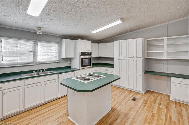 1614 Manorview Road, Asheboro, NC 27205