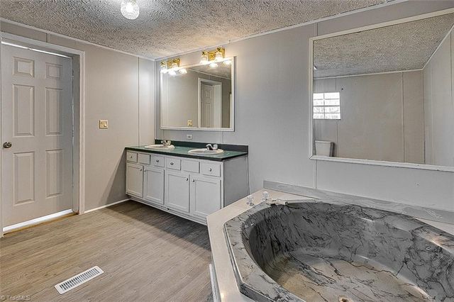 1614 Manorview Road, Asheboro, NC 27205