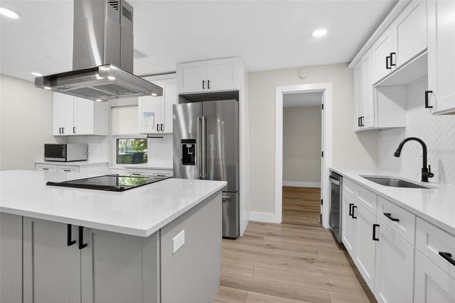 5326 S RUSSELL STREET, Tampa, FL 33611
