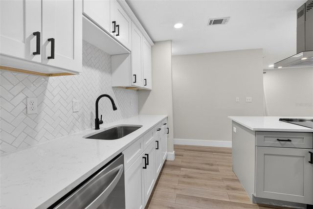 5326 S RUSSELL STREET, Tampa, FL 33611