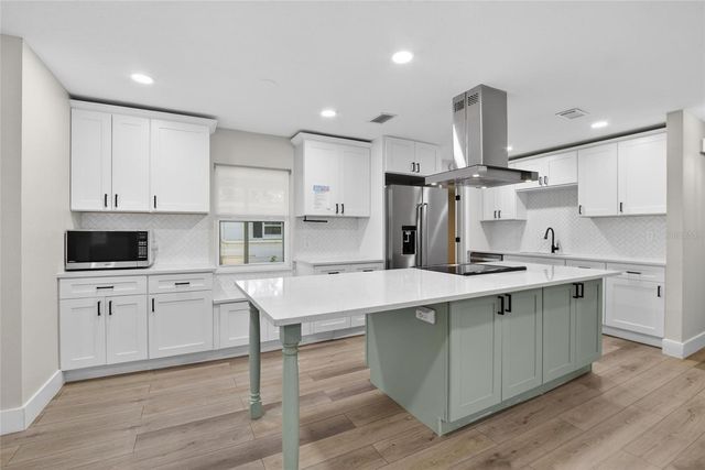 5326 S RUSSELL STREET, Tampa, FL 33611
