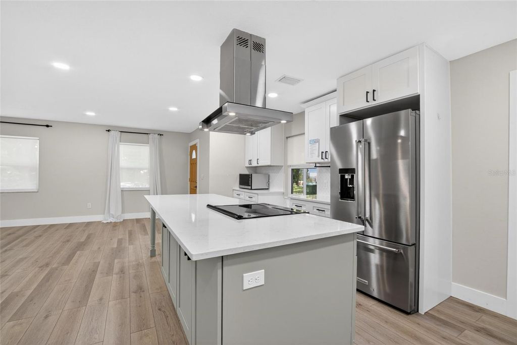 Image 11 of property listing at 5326 S RUSSELL STREET, Tampa, FL 33611