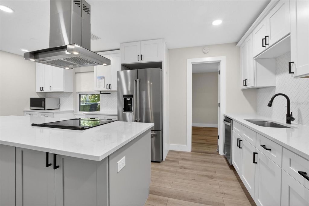 Image 12 of property listing at 5326 S RUSSELL STREET, Tampa, FL 33611