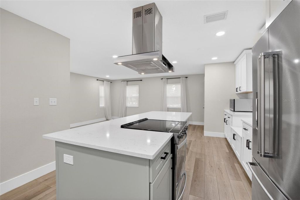 Image 13 of property listing at 5326 S RUSSELL STREET, Tampa, FL 33611