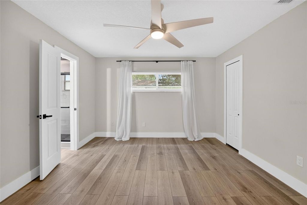 Image 36 of property listing at 5326 S RUSSELL STREET, Tampa, FL 33611
