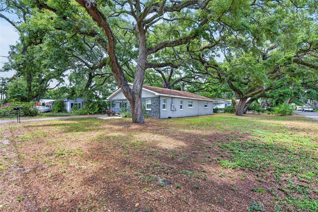 Image 52 of property listing at 5326 S RUSSELL STREET, Tampa, FL 33611