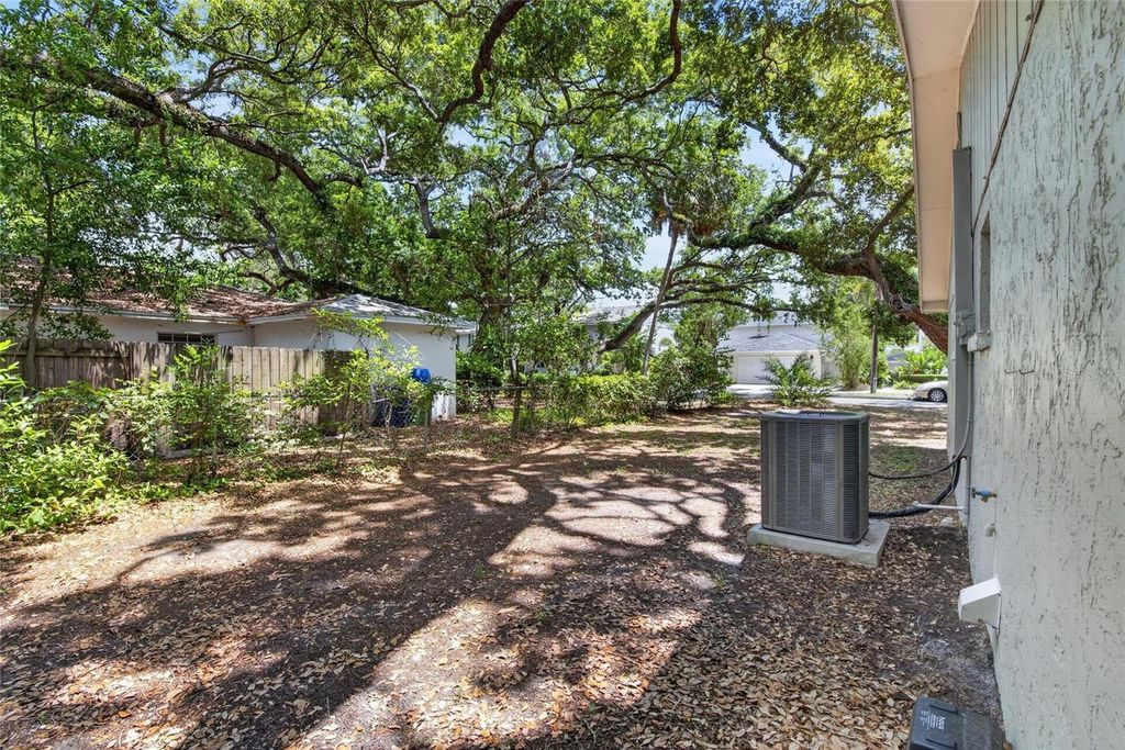 Image 53 of property listing at 5326 S RUSSELL STREET, Tampa, FL 33611