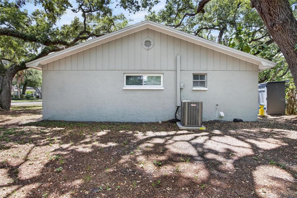 Image 55 of property listing at 5326 S RUSSELL STREET, Tampa, FL 33611