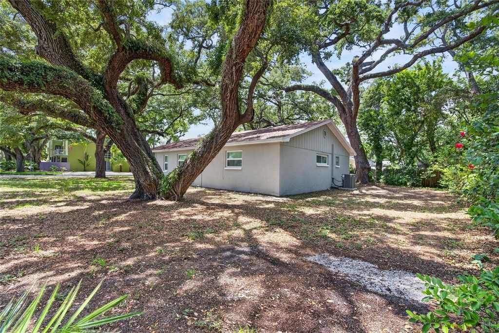 Image 58 of property listing at 5326 S RUSSELL STREET, Tampa, FL 33611
