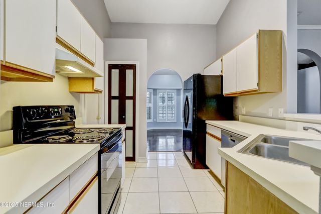 13002 VIBURNUM Drive S, Jacksonville, FL 32246