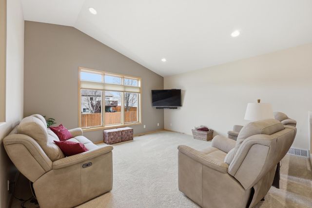 4875 43rd Street S, Fargo, ND 58104