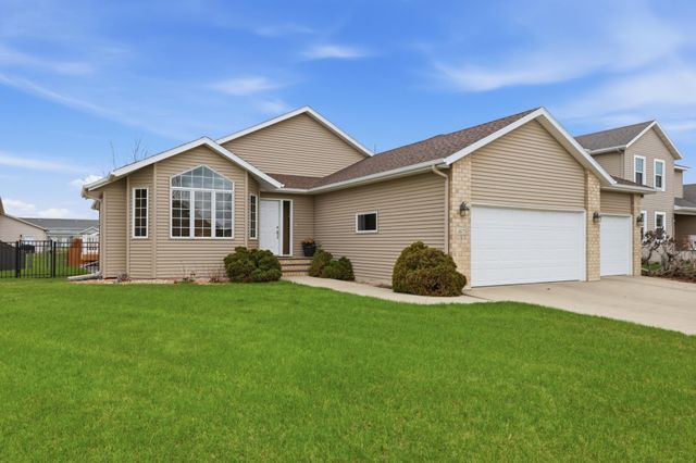 4875 43rd Street S, Fargo, ND 58104