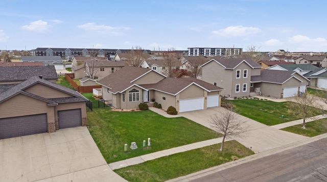 4875 43rd Street S, Fargo, ND 58104