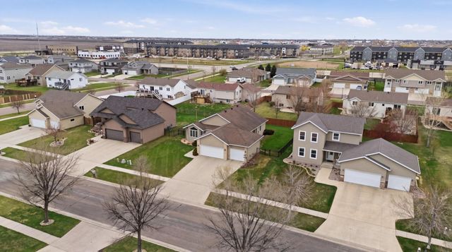 4875 43rd Street S, Fargo, ND 58104