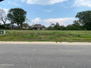 204 Leaning Oak Drive, Lafayette, LA 70508