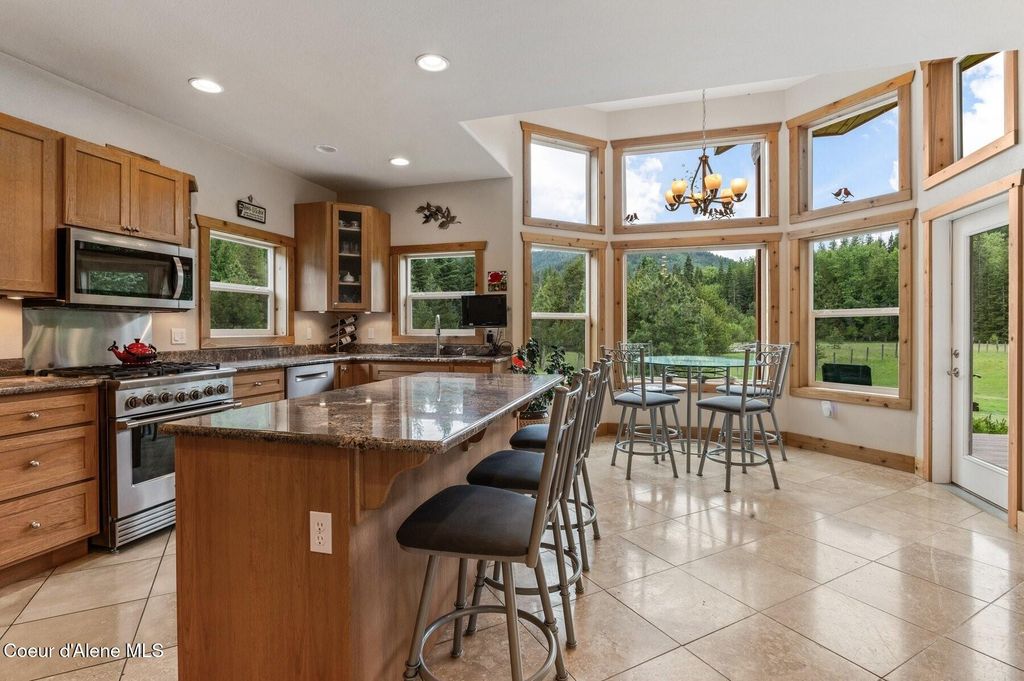 88 Fenway Dr, Sagle, ID 83860 photo 9