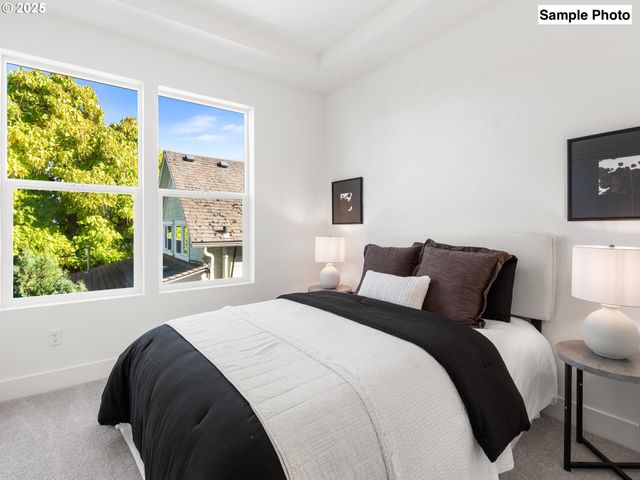 1867 Se Tacoma St 4, Portland, OR 97202
