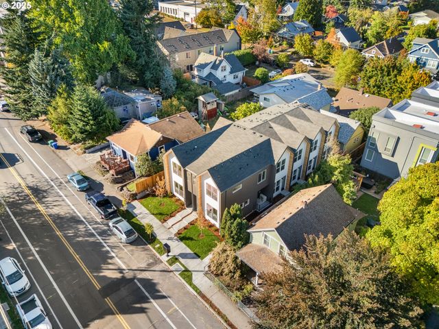 1867 Se Tacoma St 4, Portland, OR 97202