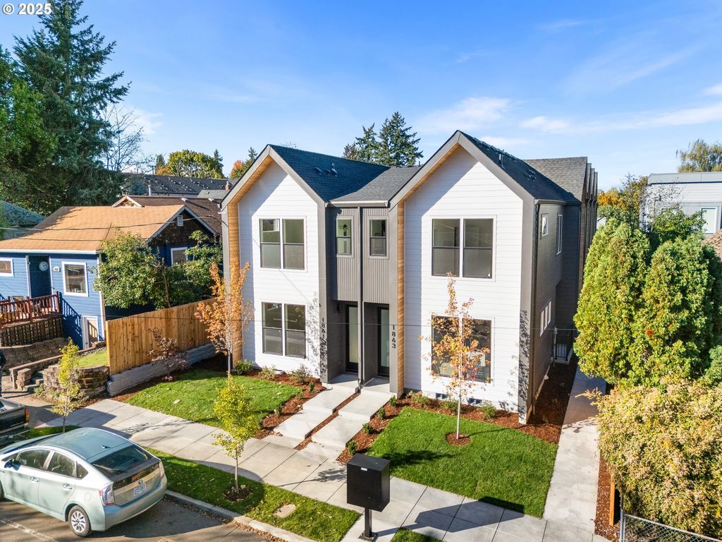 1867 Se Tacoma St 4, Portland, OR 97202