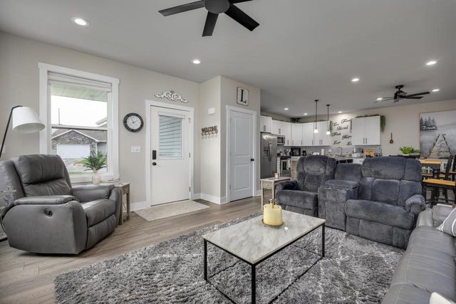 134 Bristle Way, Edgerton, WI 53534