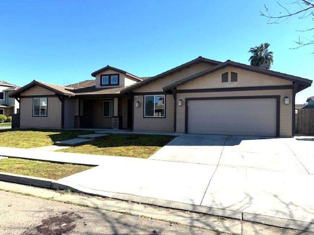 2347 E Jefferson Avenue, Reedley, CA 93654